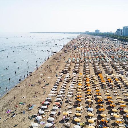 Appartamenti Lucerna Lignano Sabbiadoro Buitenkant foto